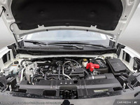 This Nissan Kicks has a dependable Regular Unleaded I-4 2.0 L/122 engine powering this Variable tran... (image 5)