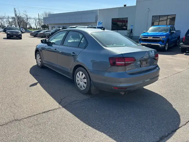 2016 Volkswagen Jetta Trendline in Cars & Trucks in Charlottetown - Image 6