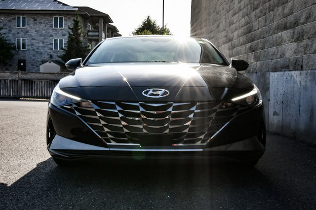 2023 Hyundai Elantra Luxury w/Two-Tone • SUNROOF • NAV • LEATHER in Cars & Trucks in Kingston - Image 4