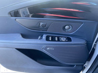 This Executive Driven Lincoln has been carefully driven by one of our employees or as a courtesy ser... (image 4)