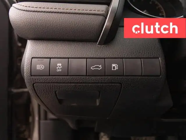 2018 Toyota Camry LE w/ Heated Front Seats, Rearview Cam, Blueto in Cars & Trucks in Ottawa - Image 23