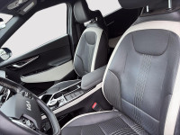 Véhicule très bien équipé avec Système de navigation, Intérieur en cuir, Apple Carplay/Android Auto,... (image 9)