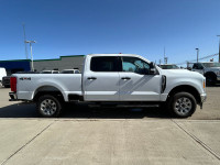 2023 Ford Super Duty F-350 SRW XLT 4WD Crew Cab 6.75' Box, 7.3L 2V V8, Gas, 10-Spd Automatic, Class... (image 3)