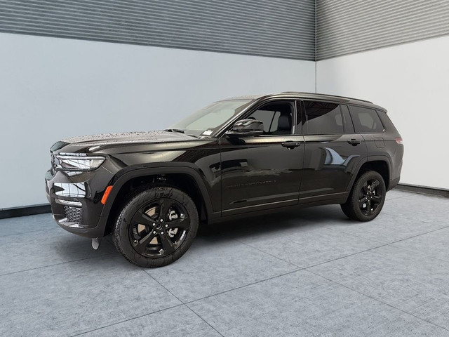 2025 Jeep Grand Cherokee L Limited L 4x4 6 Passagers Black Pack  in Cars & Trucks in Laval / North Shore - Image 3