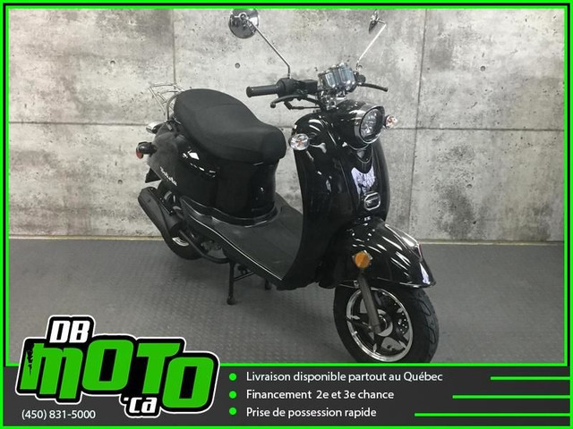 2023 Scootterre Solista 50 ** aucun frais cache ** in Scooters & Pocket Bikes in West Island