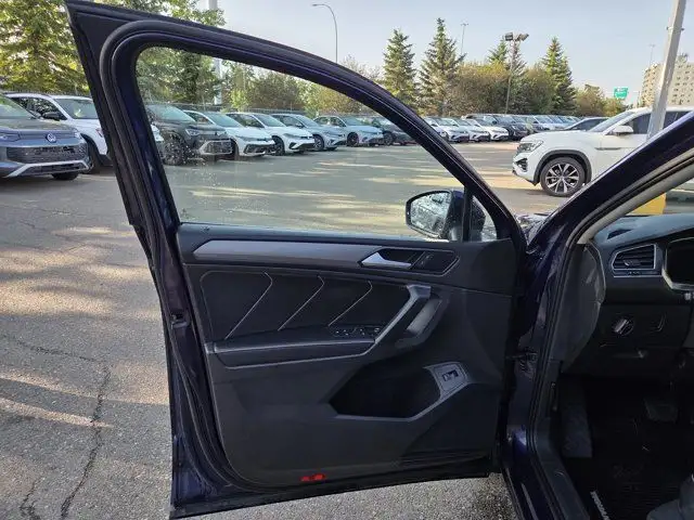 2022 Volkswagen Tiguan Comfortline in Cars & Trucks in Calgary - Image 16