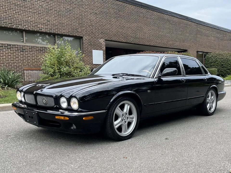 1998 Jaguar XJR SUPERCHARGED * ONLY 146000 Km * Certified *