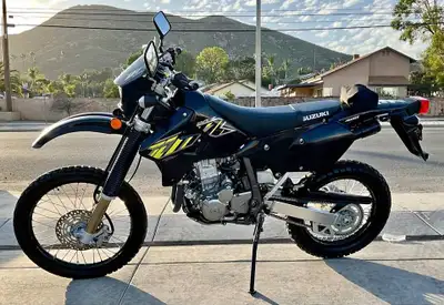 APPLY NOW: https://www.ridecollective.ca/get-pre-approved The 2023 Suzuki DR-Z400 is a legendary dua...