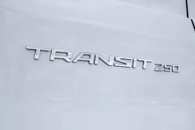 Ford Transit Cargo Van T-250 148" Low Rf - GARANTIE 1 AN 2017 in Cars & Trucks in Laval / North Shore - Image 10