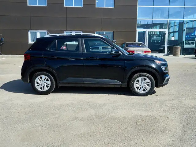 2023 Hyundai Venue Preferred | Lane Keep Assist | Backup Cam in Cars & Trucks in Edmonton - Image 7