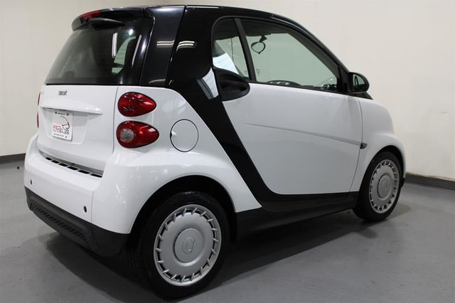 2015 smart fortwo pure cpé in Cars & Trucks in Cambridge - Image 2