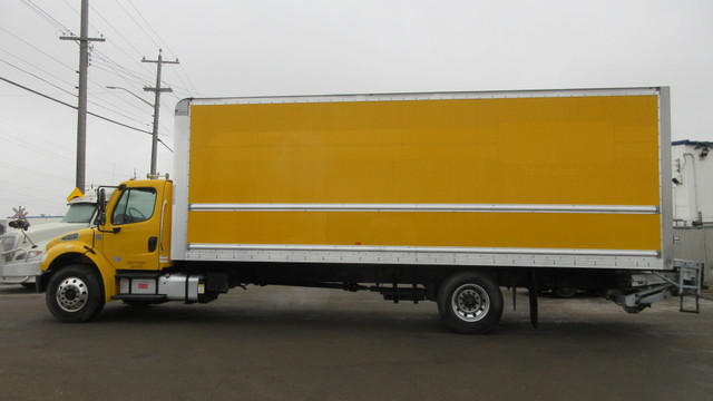 2019 FREIGHTLINER M2 106 24 FT CUBE TRUCK WITH LIFT GATE in Heavy Equipment in Vancouver