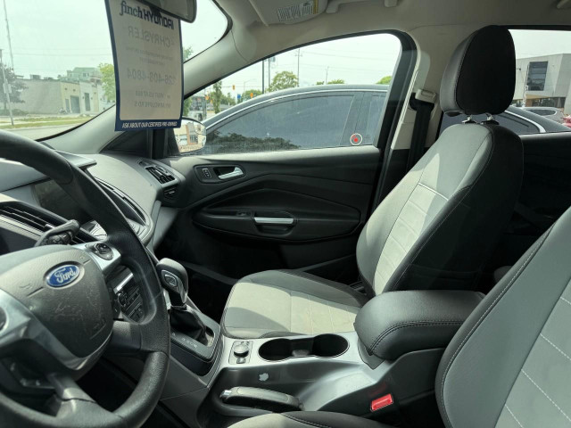 2014 Ford Escape SE KEYLESS ENTRY | POWER WINDOWS | CRUISE CO... in Cars & Trucks in London - Image 3