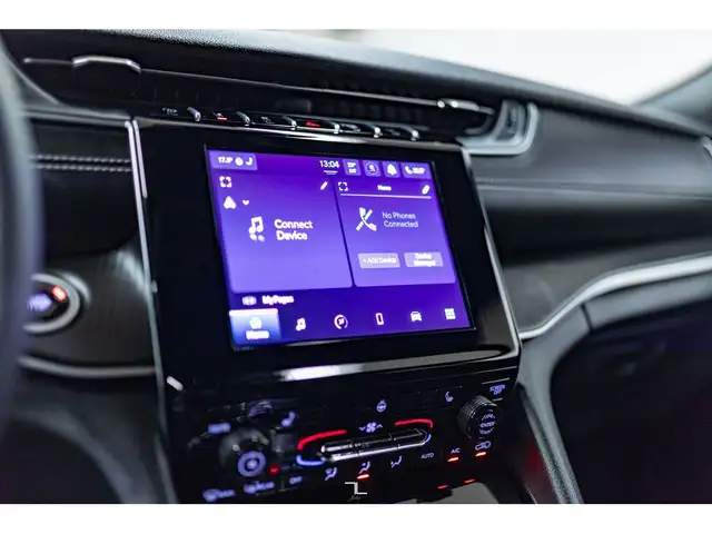 2024 Jeep Grand Cherokee L 4x4 Altitude Leather BCam PSeat in Cars & Trucks in Grande Prairie - Image 17