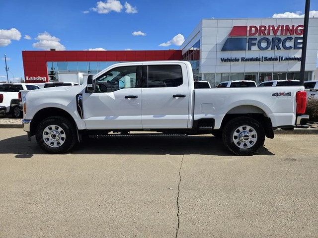 2023 Ford Super Duty F-250 SRW XLT 4WD Crew Cab 6.75' Box, 7.3L  in Cars & Trucks in St. Albert - Image 2