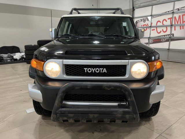2011 Toyota FJ Cruiser 4WD 4-Door Automatic | Brake Assist in Cars & Trucks in Edmonton - Image 2