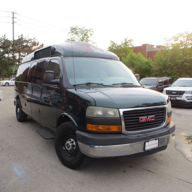 2010 GMC 2500 HIGH Roof 2500 PASSENGER AND WHEELCHAR ACCESSIBLE  in Cars & Trucks in Mississauga / Peel Region - Image 3
