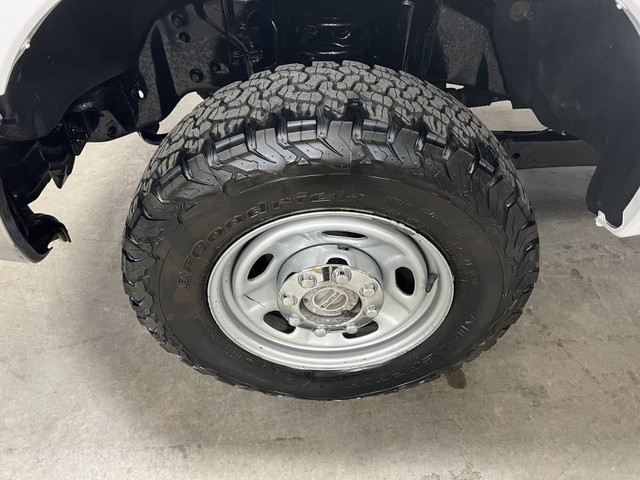 2012 Ford F-350 4 RM, Cabine multiplaces 156 po, XL Ford Super D in Cars & Trucks in Longueuil / South Shore - Image 4