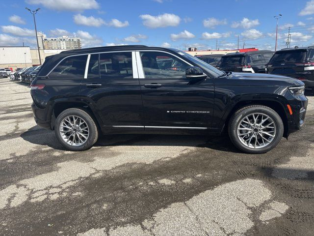 2025 Jeep Grand Cherokee Summit in Cars & Trucks in Mississauga / Peel Region - Image 4