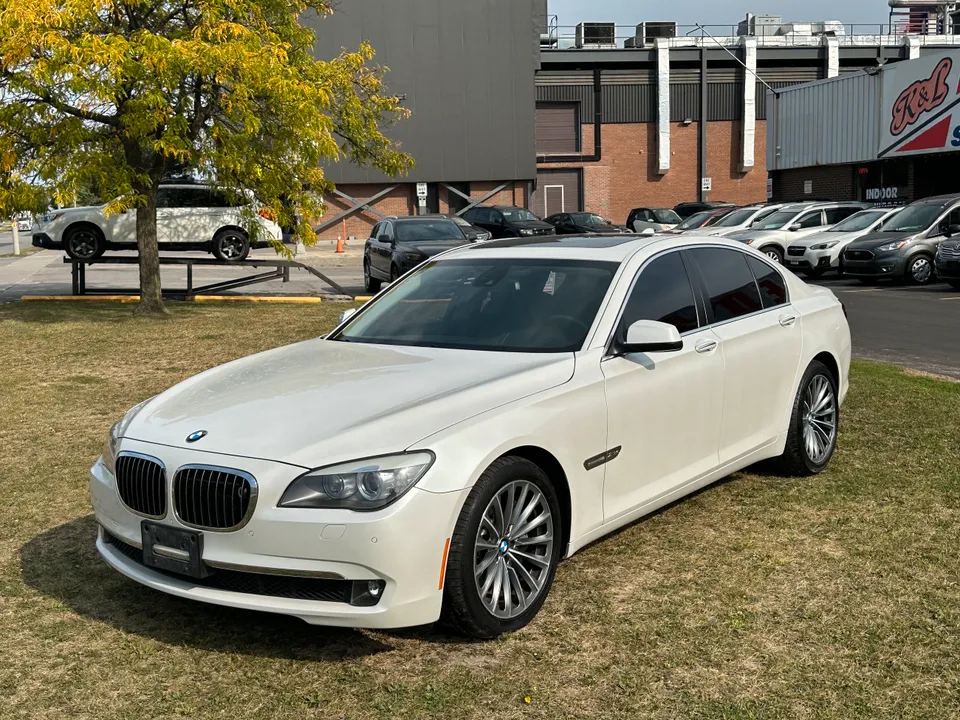 2011 BMW 7 Series 750i xDrive AWD ~ LOW KM'S ~ NIGHT VISION CAM.