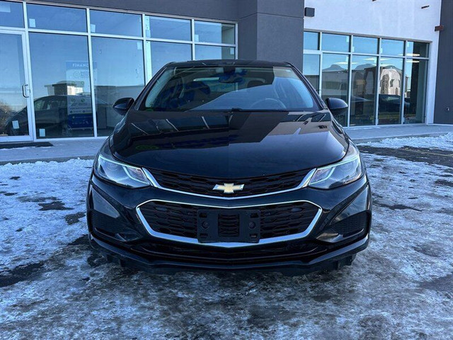 2018 Chevrolet Cruze LT Auto in Cars & Trucks in St. Albert - Image 2