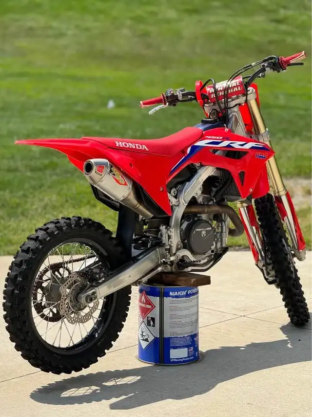 2021 HONDA CRF450R - RED in Dirt Bikes & Motocross in Delta/Surrey/Langley - Image 4