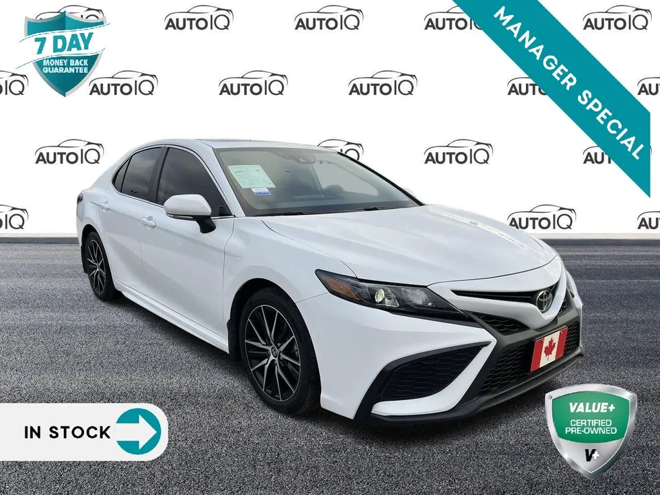 2023 Toyota Camry SE AWD//LOW KMS | CLEAN CARFAX |