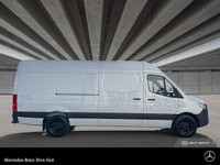 Mercedes-Benz Rive-Sud, la destination Mercedes-Benz par excellence. Bienvenue en première classe. D... (image 5)