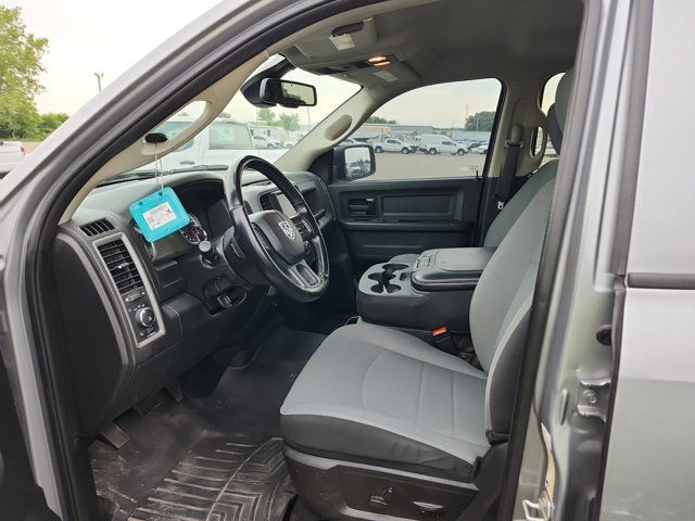 2021 Ram 1500 Classic Express Crew Cab 4x4 | Hemi | Night in Cars & Trucks in Guelph - Image 3