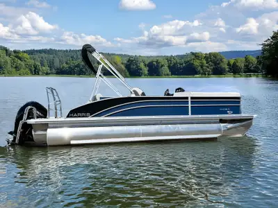 US-HAMP2582B424 Le Harris Cruiser 230 2024 offre un design élégant et des fonctionnalités pratiques...