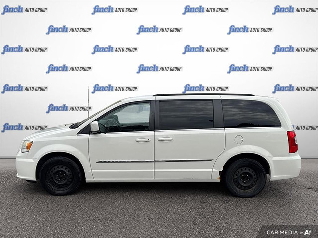 2013 Chrysler Town & Country Touring-L CLEAN CARFAX | KEYLESS... in Cars & Trucks in London - Image 4