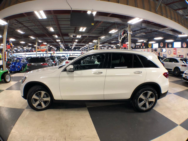 2021 Mercedes-Benz GLC-Class 300 4MATIC LEATHER PAN/ROOF NAVI B/ in Cars & Trucks in City of Toronto - Image 4