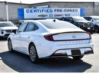 2022 Hyundai Sonata Hybrid Luxury, Efficiency & Style! Stand Out in Sophistication This stunning 202... (image 9)