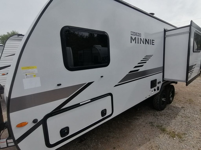 2022 WINNEBAGO MICRO MINNIE 2225RL in Travel Trailers & Campers in London