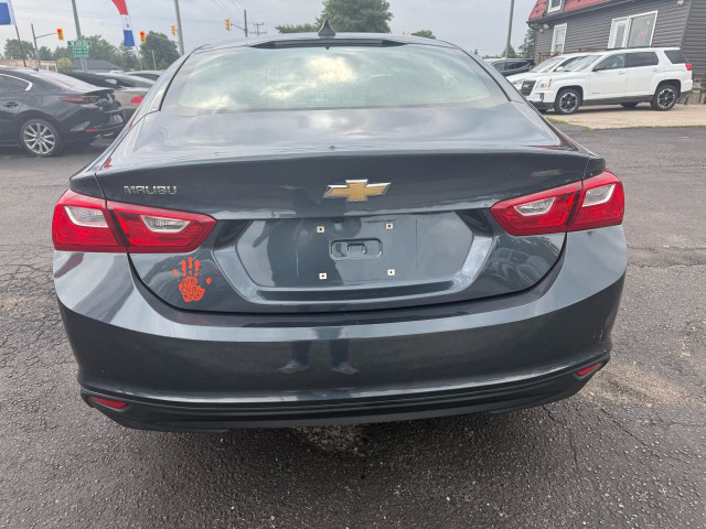 2019 Chevrolet Malibu LS in Cars & Trucks in London - Image 4