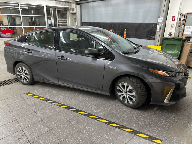 2020 Toyota PRIUS PRIME PEA  FULL GARANTIE JUSQUAN DECEMBRE 2024 in Cars & Trucks in City of Montréal