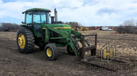 JOHN DEERE 4630 2WD Tractor w/ John Deere 158 Loader