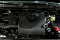 Francais: * Moteur : V6 de 3,5 L Engine: Moteur V6 3.5L L/100Km City: 13.0 L/100Km Hwy: 10.5 Safety... (image 9)