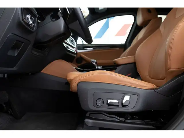 2022 BMW X4 xDrive30i in Cars & Trucks in Vancouver - Image 27