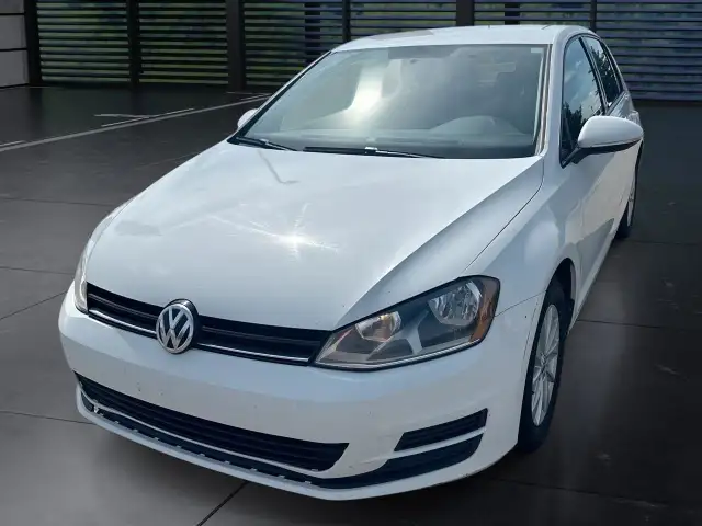 2015 Volkswagen Golf 1.8 TSI Trendline l Clean CarFax l Hatchbac in Cars & Trucks in Calgary - Image 2