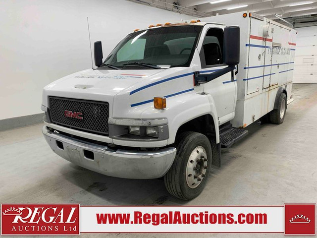 2009 GMC 5500 C5C042 in Cars & Trucks in Calgary - Image 2