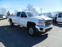 2015 GMC SLE DURAMAX DIESEL 3500 H/D (¾ TON ) 4x4, Automatic transmission ,Cruise control,Tilt steer... (image 1)
