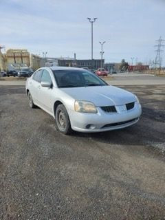  2005 Mitsubishi Galant ES in Cars & Trucks in City of Montréal - Image 2