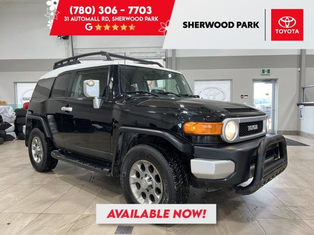 2011 Toyota FJ Cruiser 4WD 4-Door Automatic | Brake Assist in Cars & Trucks in Edmonton