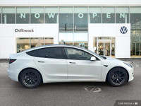 Delivers 131 Highway MPG and 147 City MPG! This Tesla Model 3 boasts a Electric engine powering this... (image 5)
