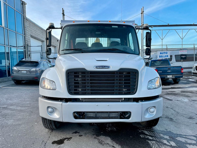 2020 FREIGHTLINER M2 Hook-Lift - LOADED - ONLY 13K! in Cars & Trucks in Oakville / Halton Region - Image 3