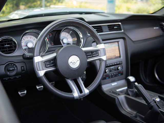 2011 Ford Mustang GT California Special, 6-Speed Manual, 412HP in Cars & Trucks in Calgary - Image 3