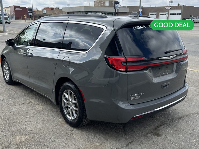 2022 Chrysler Pacifica Touring - Heated Seats in Cars & Trucks in Lethbridge - Image 4