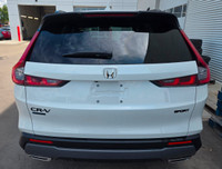 The 2026 Honda CR-V Hybrid Sport brings together bold design and advanced hybrid performance in a pa... (image 4)