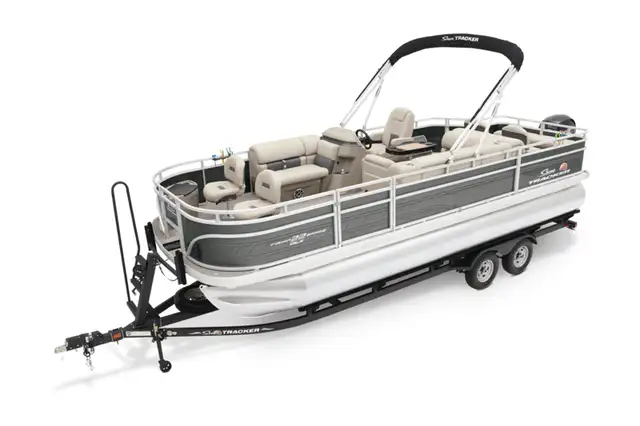 2025 Sun Tracker FISHIN' BARGE 22 DLX -Best Pontoon Boat, Mercur in Powerboats & Motorboats in Prince Albert - Image 3